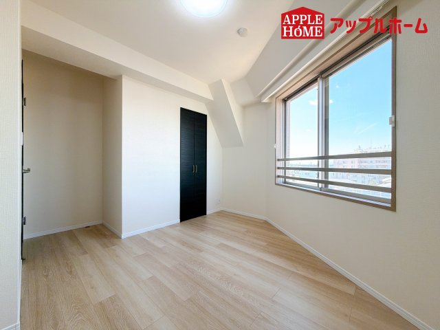 [中古マンション] さいたま市中央区下落合 コルサムSI与野の洋室|居室は全室収納あり！たっぷりある収納活用でお部屋もキレイを保てます♪