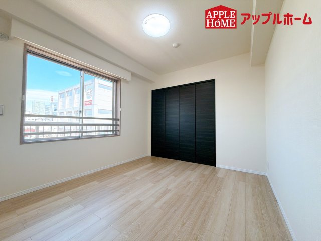 [中古マンション] さいたま市中央区下落合 コルサムSI与野の洋室|居室は全室収納あり！たっぷりある収納活用でお部屋もキレイを保てます♪
