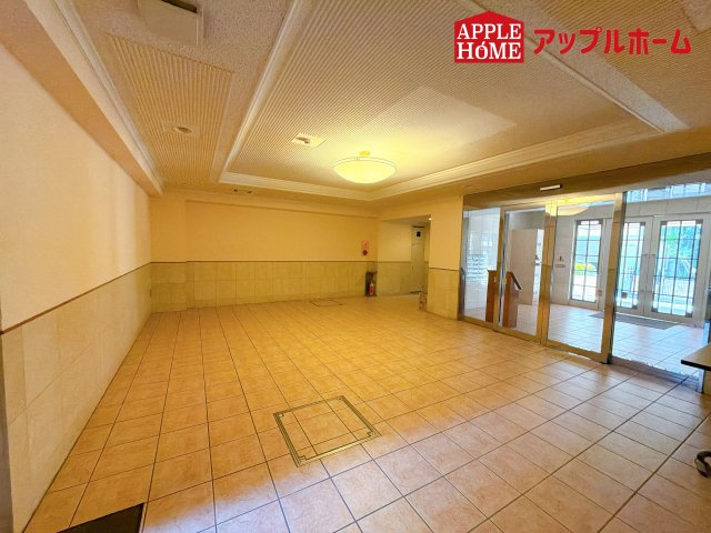 [中古マンション] さいたま市中央区下落合 コルサムSI与野のエントランス|マンション内エントランス