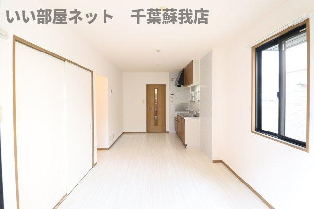ロイヤルハウスAの居間・リビング|使いやすい居間です