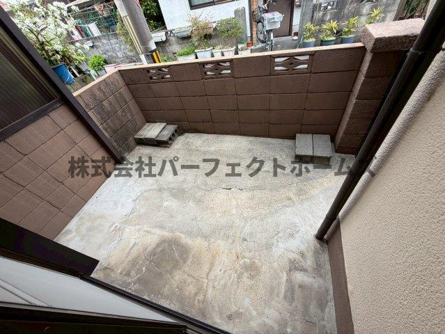 成美町平屋　賃貸のバルコニー|開放的で明るい空間を演出してくれるバルコニーです