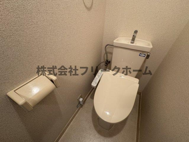 三鷹市牟礼６丁目の賃貸マンションのトイレ