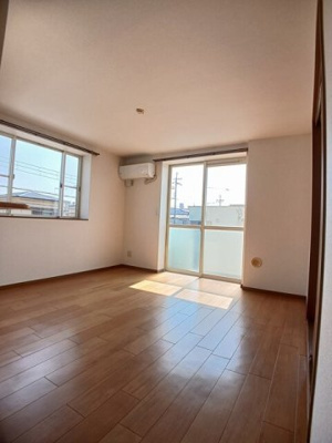 【居間・リビング】 | プリムヴェールⅠ | ゆったりとした居間です