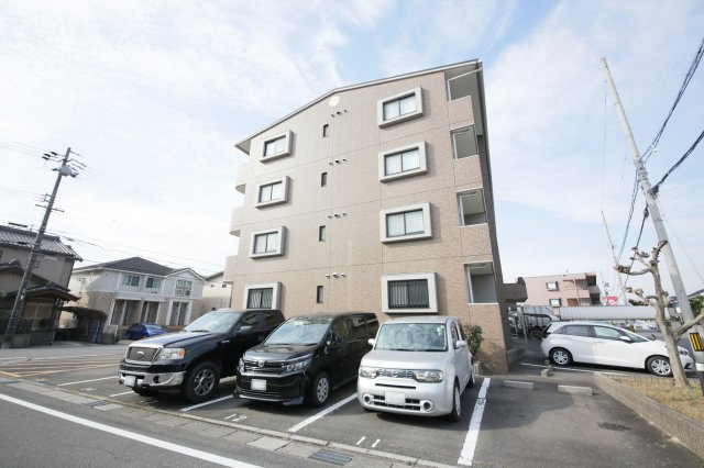 シャンブルクレールの駐車場