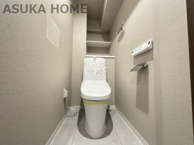 新山下ベイシティ第六号棟 のトイレ|清潔感のあるトイレスペースです。