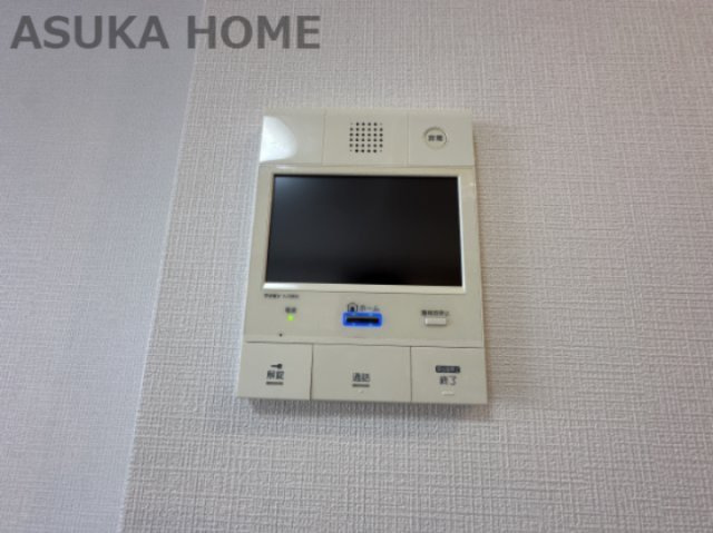 新山下ベイシティ第六号棟 の防犯設備|TVモニター付きインターホンで、防犯面も安心です。