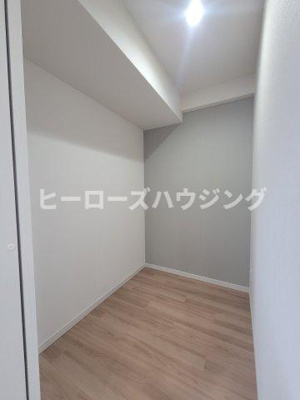 【内装】 | ブリエヴェール北桜塚 | キッチン横サービスルーム！