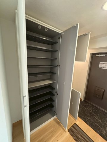 パームスクエアジェームス山 の玄関