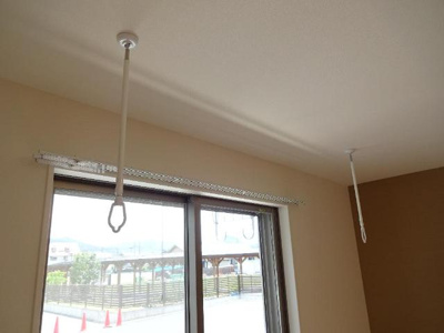【設備】 | アローナ | 室内物干し掛け