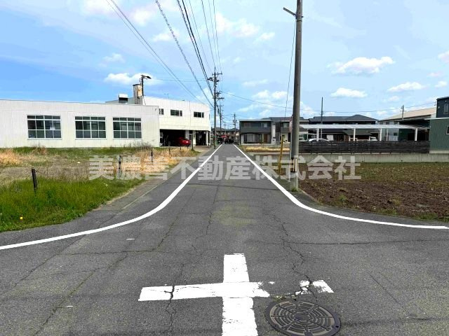 ６６５５５　羽島郡笠松町江川土地の前面道路含む現地写真