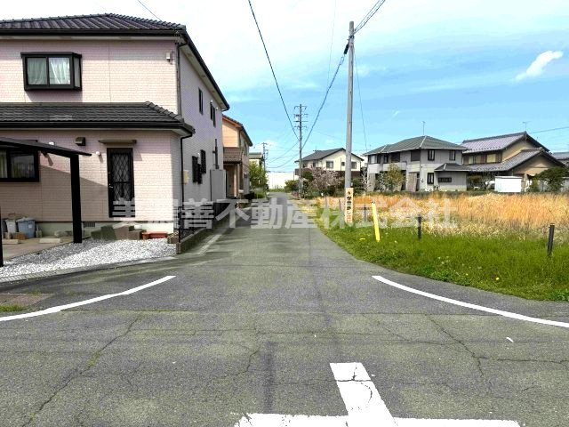 ６６５５５　羽島郡笠松町江川土地の前面道路含む現地写真