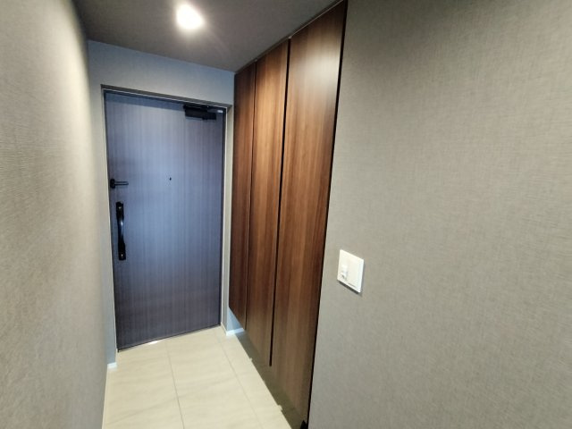 レーベン福島ONE TOWERの玄関