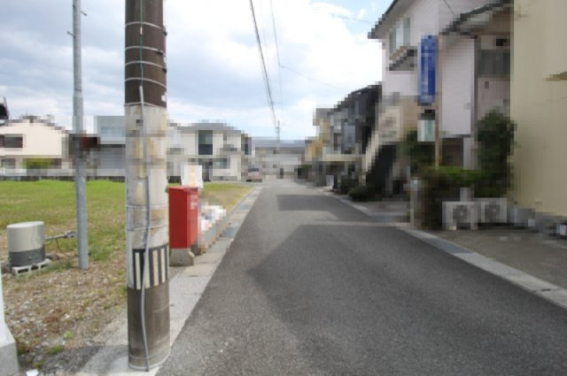 鴨部（平田団地）１号地　建築条件付　売土地　（全2区画）の前面道路含む現地写真|土地面積　121.16㎡　（約36.65坪）