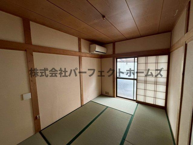 長尾家具町1丁目戸建　賃貸の和室|明るい和室です