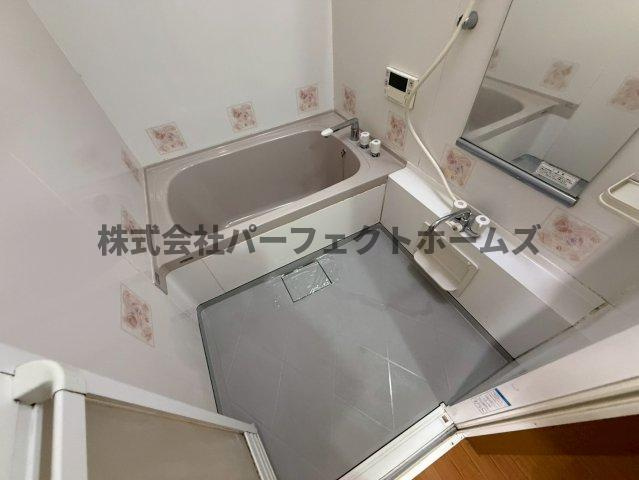 長尾家具町1丁目戸建　賃貸の浴室|落ち着いた空間のお風呂です
