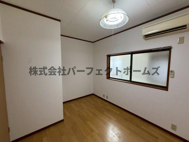 長尾家具町1丁目戸建　賃貸の洋室|個人の部屋や寝室として使える洋室です