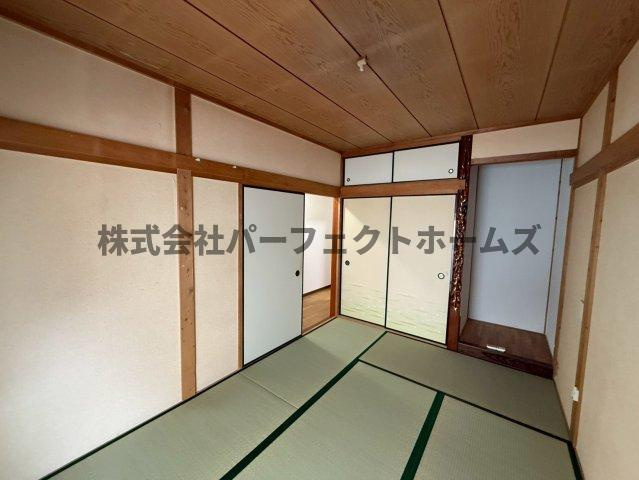 長尾家具町1丁目戸建　賃貸の和室|フローリングだけでなく、和室もあります