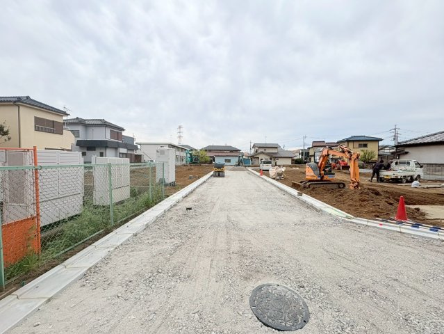 川越市南大塚3丁目　建築条件なし売地　西武新宿線『南大塚駅』徒歩8分　【大東東小学区】の前面道路含む現地写真