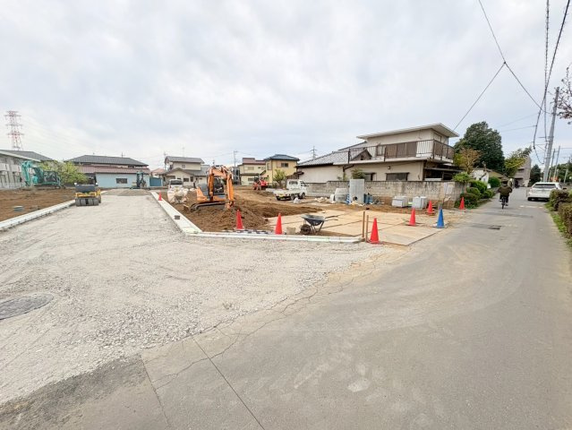 川越市南大塚3丁目　建築条件なし売地　西武新宿線『南大塚駅』徒歩8分　【大東東小学区】の前面道路含む現地写真