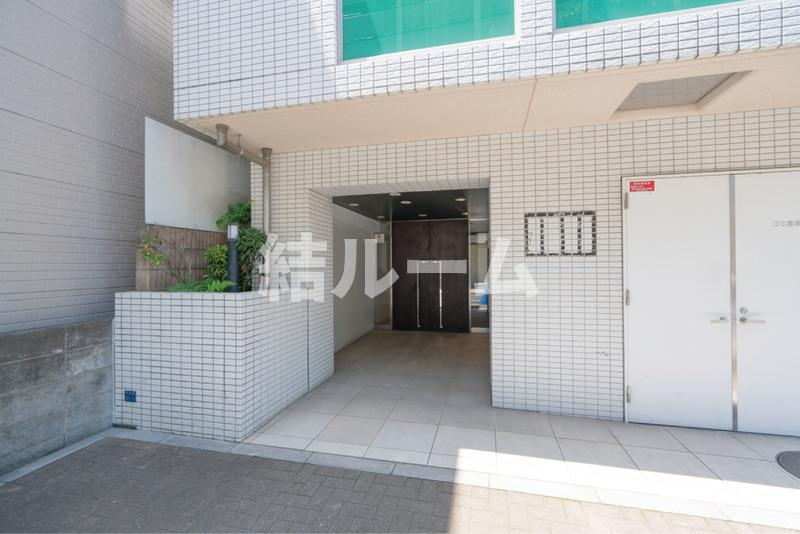 板橋区中丸町の賃貸マンションのエントランス