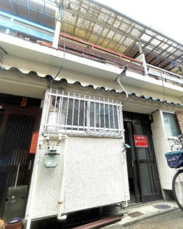 利回り12.6％ 堺市駅徒歩9分・月4.2万円で賃貸中テラス