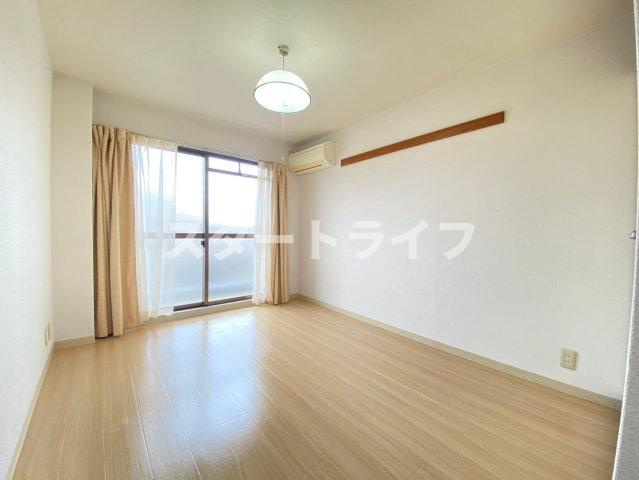 大阪市東淀川区淡路１丁目の賃貸マンションの居間・リビング