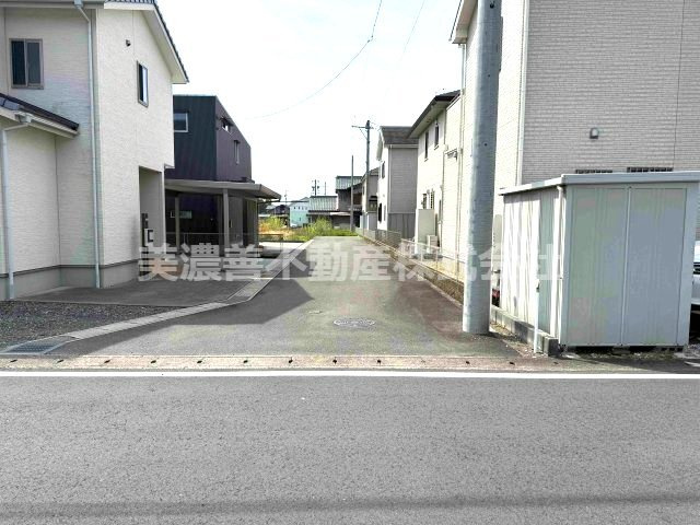 ６６６１２　羽島郡笠松町北及土地の前面道路含む現地写真