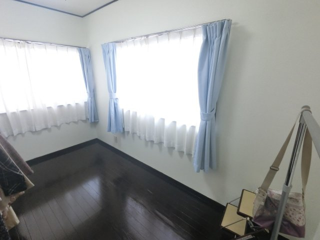 中古戸建　愛甲郡清川村煤ヶ谷の洋室