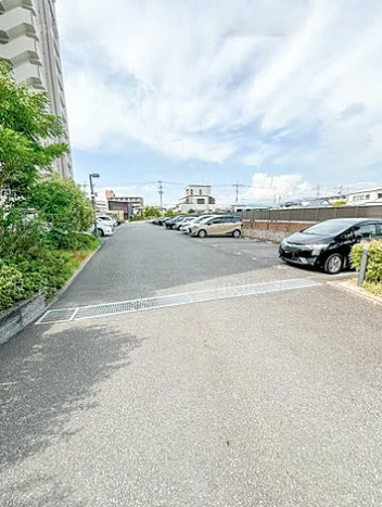 MＪＲ久留米ステーションレジデンス【キャッシュバック対象物件】の駐車場|駐車スペースもあります