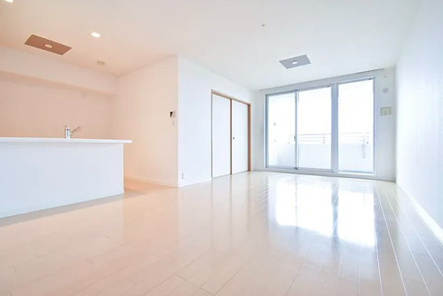 MＪＲ久留米ステーションレジデンス【キャッシュバック対象物件】の居間・リビング|使いやすいリビングです