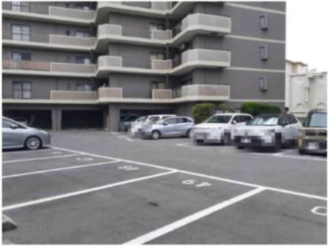 ウツデイマンション森館の駐車場