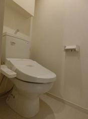 コンパクトで使いやすいトイレです