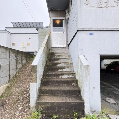 日の出パレス２１のエントランス