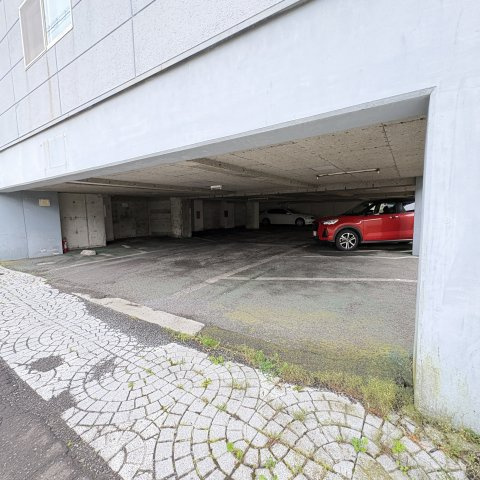 日の出パレス２１の駐車場