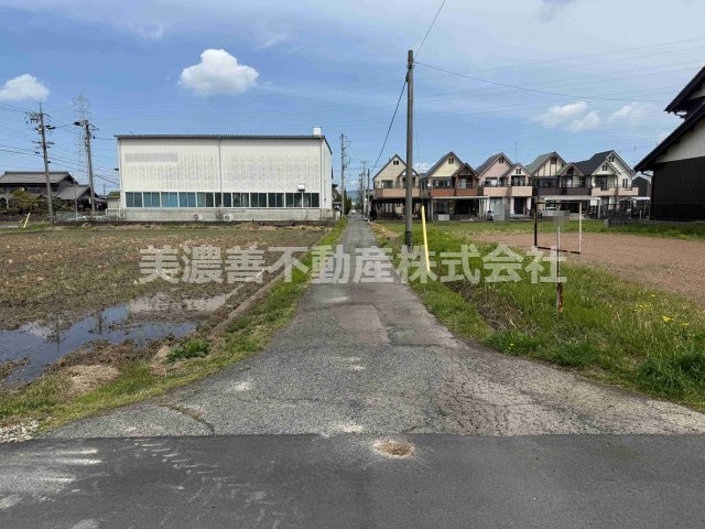 ６６５５８　羽島郡岐南町伏屋土地の前面道路含む現地写真