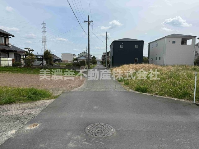 ６６５５８　羽島郡岐南町伏屋土地の前面道路含む現地写真