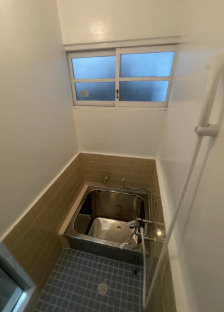 利回り12％！高見の里駅徒歩8分・月4.2万円で賃貸中テラスの浴室