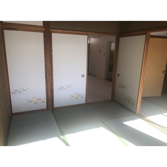 中はこのようになっています
