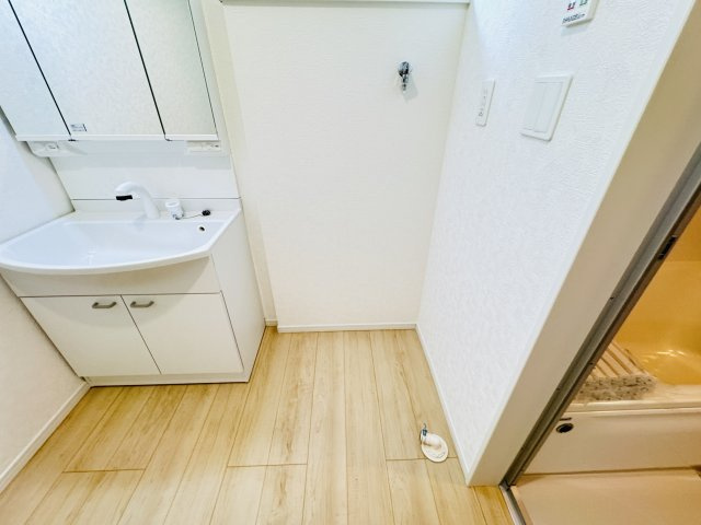 松戸市小金原５丁目新築戸建【貝の花小学校:６分】のランドリースペース|洗濯機置き場