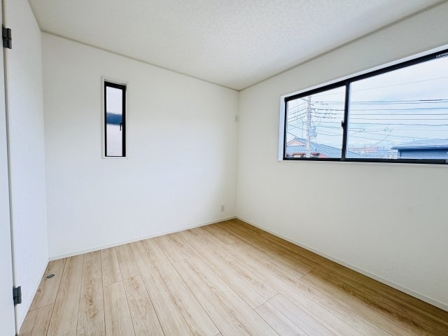 松戸市小金原５丁目新築戸建【貝の花小学校:６分】の洋室|5.25帖洋室