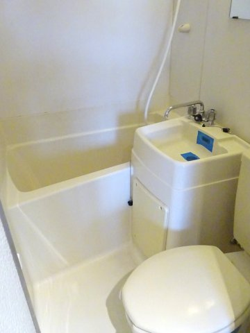 第23クリスタルマンションの浴室