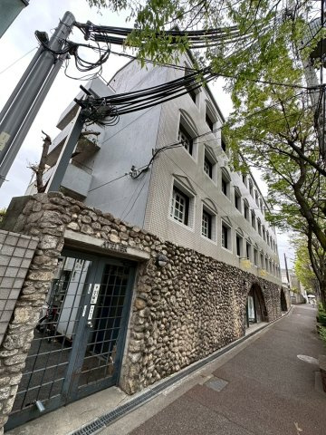 ２２番館