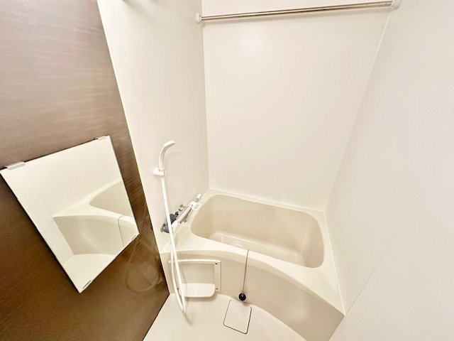 【賃貸アパート】クレイノティアラの浴室|お風呂で日々の疲れを落としましょう
