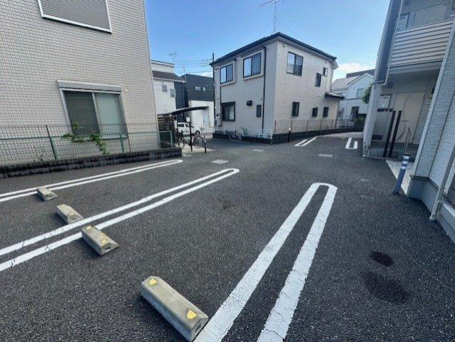 【賃貸アパート】クレイノティアラの駐車場|駐車場があります