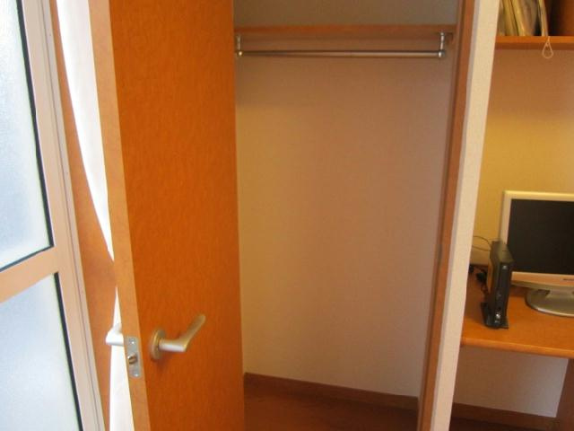 レオパレスカメリアウエストの収納
