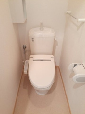 コンパクトで使いやすいトイレです