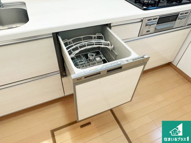 宝塚市山本丸橋　中古一戸建ての設備|食事後の一仕事、食器洗いをボタン一つでお任せできちゃいます！場所を取らないビルトイン式なので、お料理スペースもしっかり確保！
