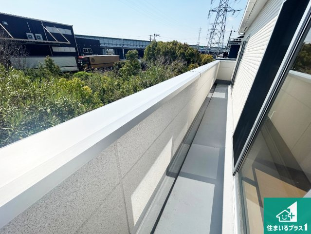 宝塚市山本丸橋　中古一戸建てのバルコニー|ワイドバルコニーは洗濯物を干すスペースが広いのでご家族が多くても安心！