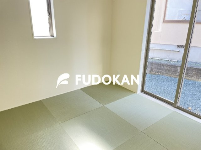 山形市花楯4期【新築建売】の和室|客間としてもお子様のプレイルームとしてもご活用頂けます。