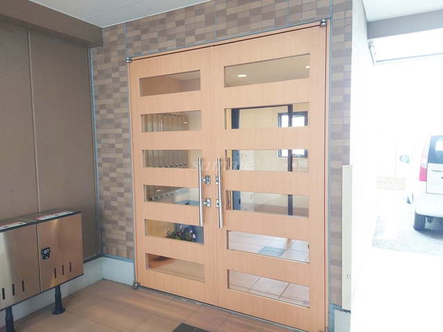 ビアーレＭのエントランス|こちらが入口です☆